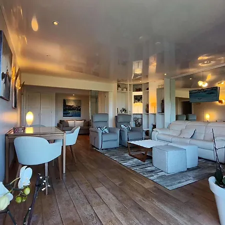 Toit-terrasse D'exception Avec Vue A Deux Pas A Pied De St Tropez Apartmán *
