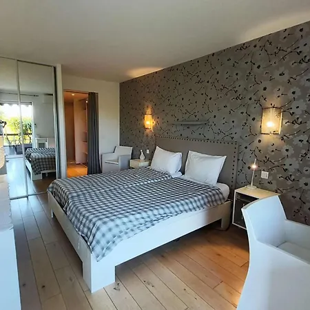 Toit-terrasse D'exception Avec Vue A Deux Pas A Pied De St Tropez Saint Tropez